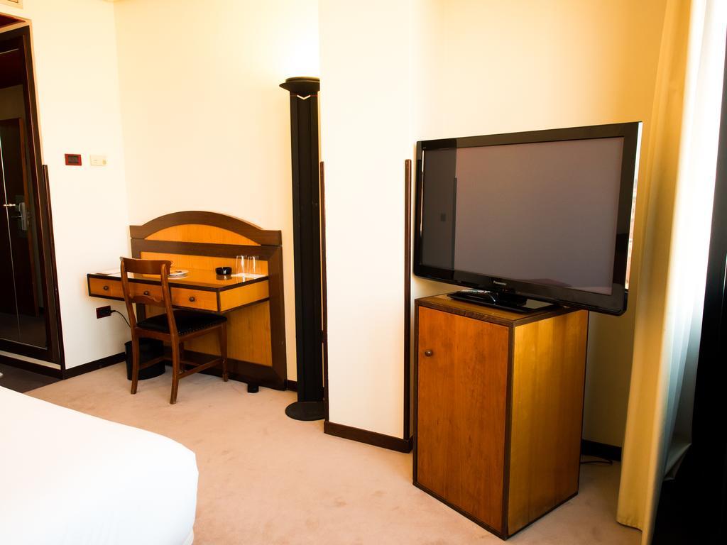 New Hotel Oviedo Phòng bức ảnh