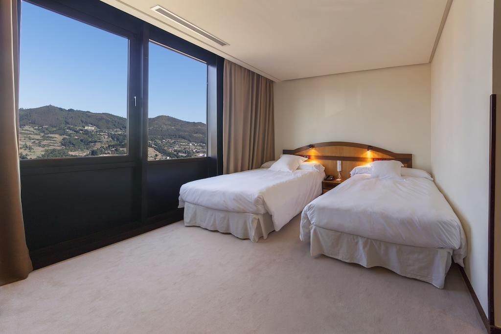New Hotel Oviedo Phòng bức ảnh